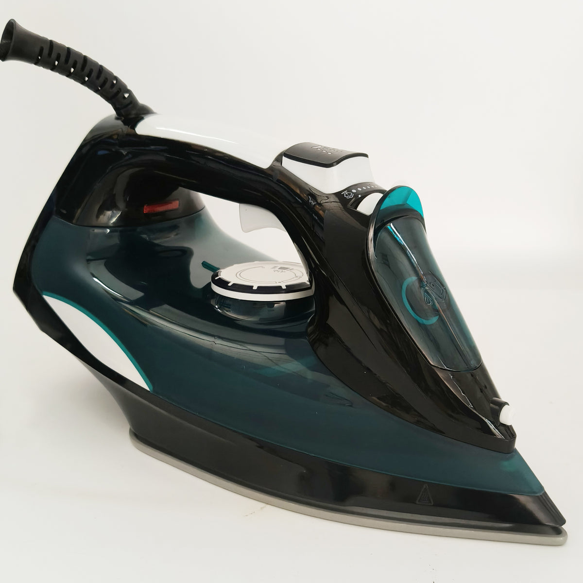 Steam Iron for Clothes 2200W, Ceramic Non-Stick Plate, Thermostatically Controlled with Self-Clean Function, Compact and Portable Clothes Iron for travel